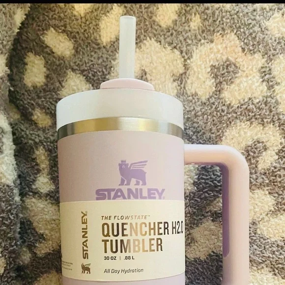 LIMITED EDITION SOFT TOUCH 30 ounce Orchid Stanley Purple Quencher Tumbler - Picture 2 of 3